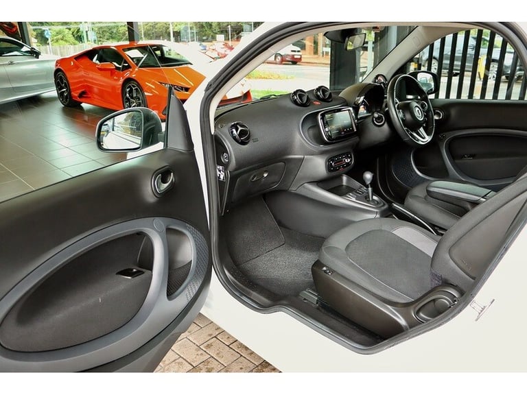 2021 smart fortwo 60kW EQ Passion Advanced 17kWh 2dr Auto [22kWCh] COUPE ELECTRIC Automatic