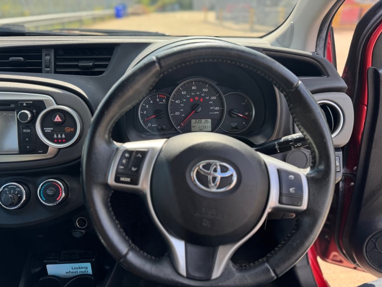2013 Toyota Yaris 1.4 D-4D TR 3dr HATCHBACK Diesel Manual
