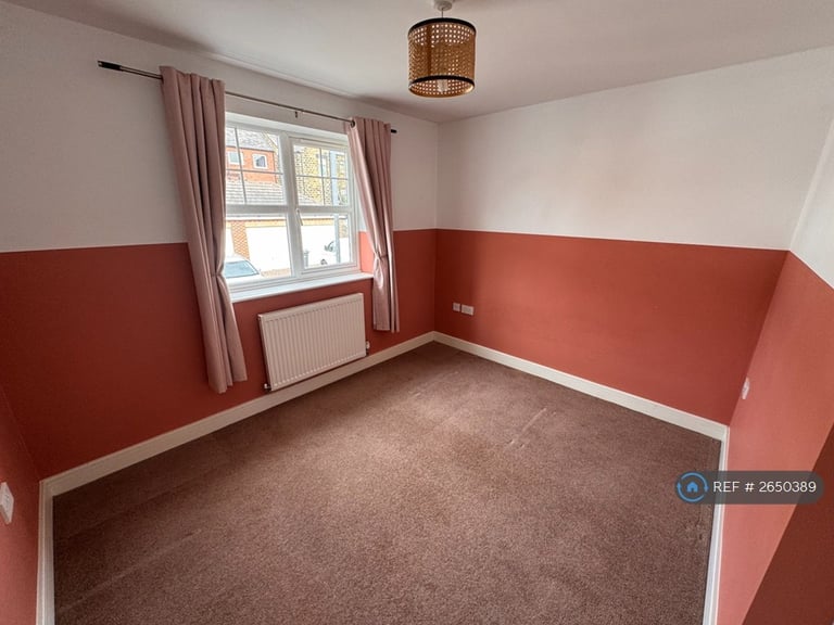 4 bedroom house in Woolscroft View, Barnsley, S73 (4 bed) (#2650389)