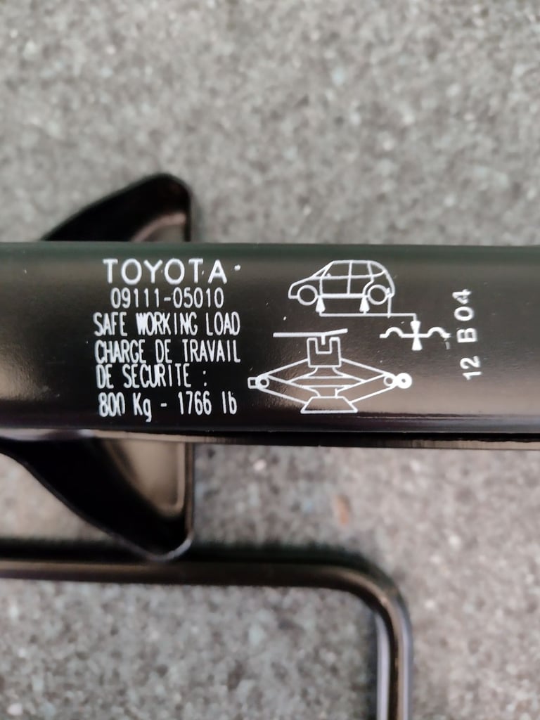 image for Brand New/Unused! Toyota Car Jack & Handle., weight limit 800 kgs.