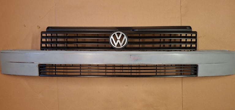 VW Volkswagen T4 Transporter short nose Radiator Grille (plastic and metal parts) and VW badge