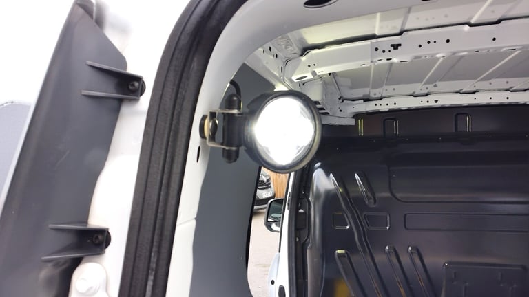 2017 Ford Transit Connect 220 L1 SWB EURO 6,AIR CONDITIONING,FRONT+REAR PARKING SENSORS,PARK ASSI...