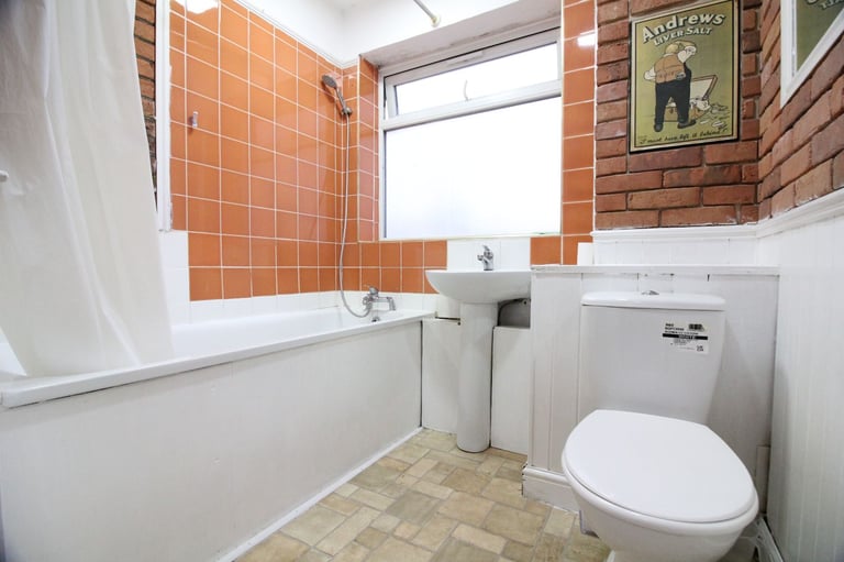 MASSIVE THREE BEDROOM PROPERTY TO RENT IN HAYES NEAR SCHOOLS WITH PARKING- UB4