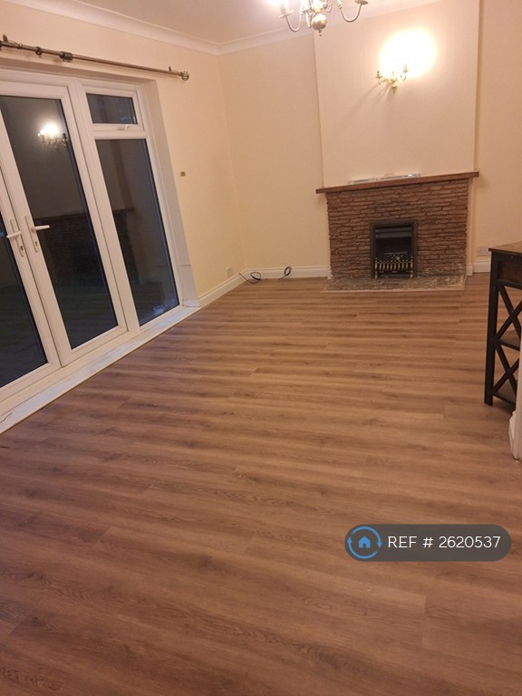 4 bedroom house in Cherry Drive, Canterbury, CT2 (4 bed) (#2620537)