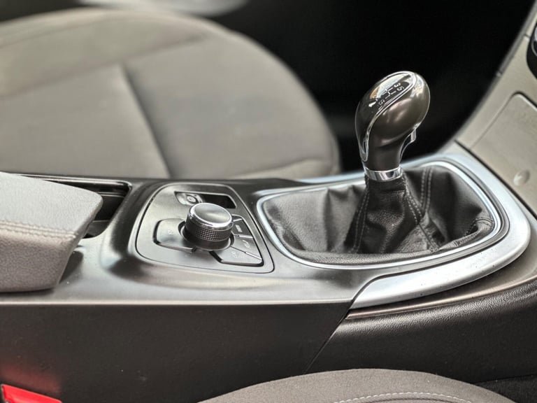 2010 Vauxhall Insignia 2.0 CDTi ecoFLEX Exclusiv Nav Sports Tourer Euro 5 5dr ESTATE Diesel Manual