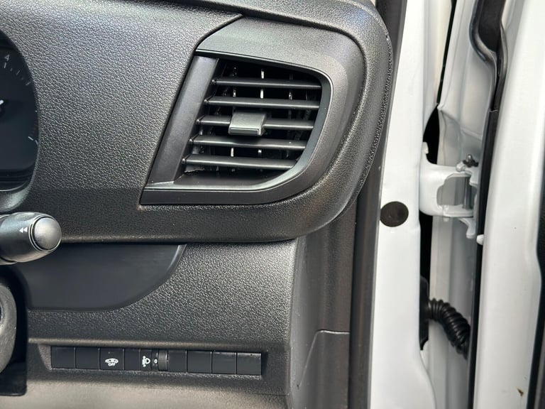 2023 Peugeot Expert 2.0 BlueHDi 1400 Professional Premium + Standard Panel Van MWB Euro 6 6dr PAN...