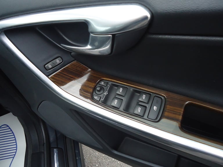 2015 VOLVO XC60 D4 [190HP] 2.4 DIESEL AWD AUTOMATIC SERVICE HISTORY WE PUT NEW T