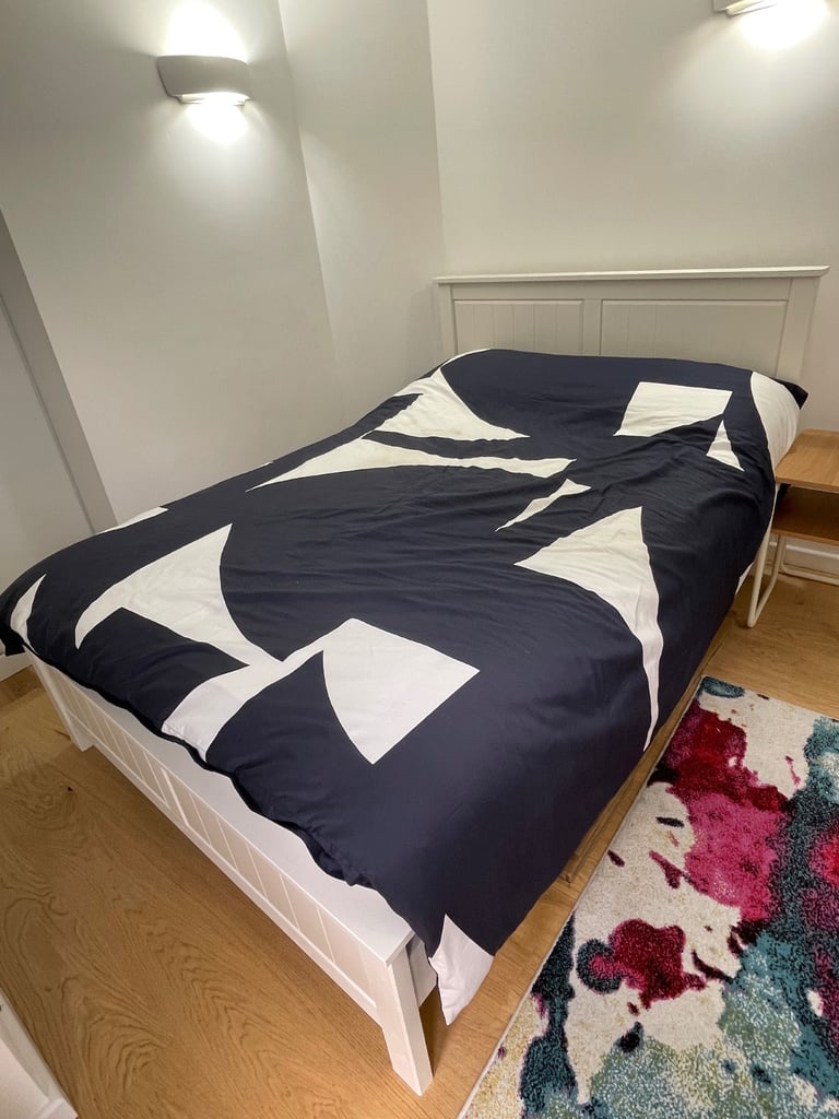 Beautiful good quality Dreams double bed