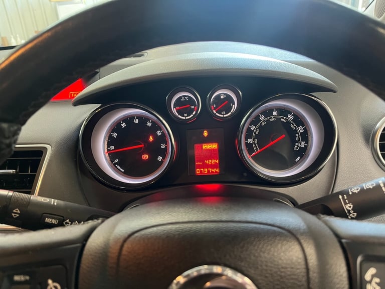 2014 Vauxhall Meriva 1.4i 16V Tech Line 5dr MPV Petrol Manual