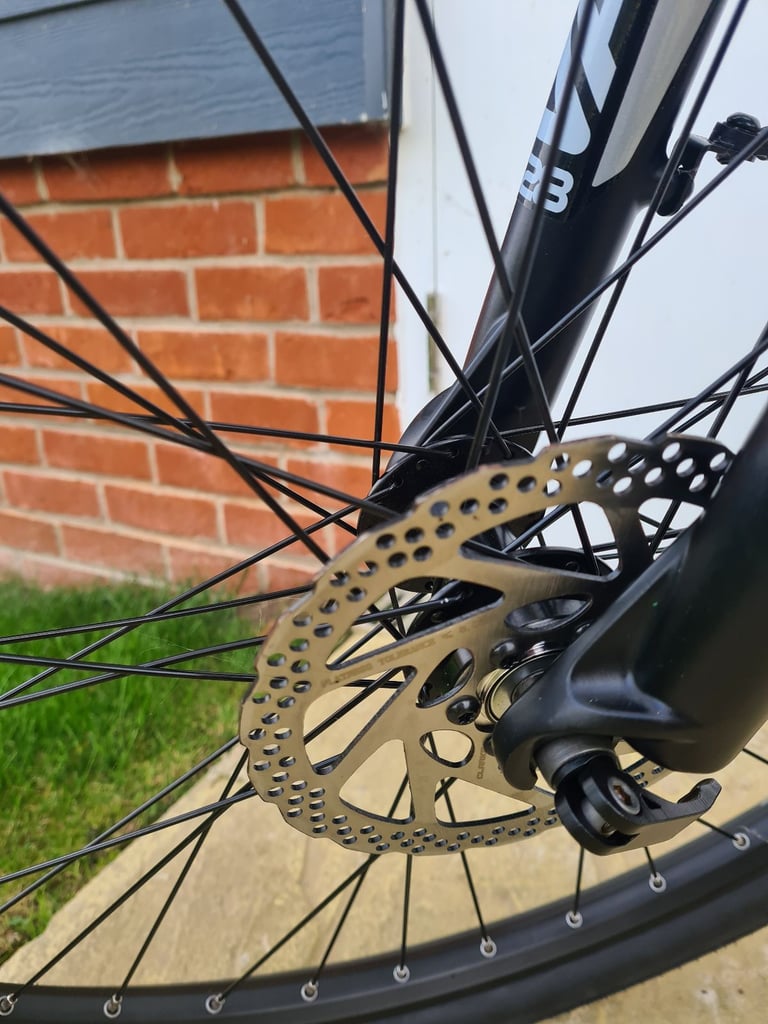 Compass Electric bike, hardly used and in great condition