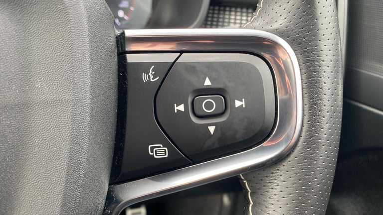 2021 Volvo XC40 2.0 B4P R DESIGN Pro 5dr Auto ESTATE PETROL Automatic