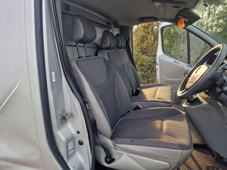 2014 Vauxhall Vivaro Silver  Drives Perfect  12mth MOT  SWB  Ready to Work