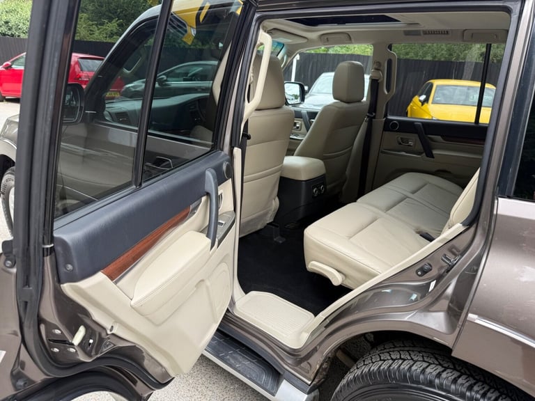 2013 Mitsubishi Shogun 3.2 DI-DC [197] SG3 5dr Auto ESTATE DIESEL Automatic