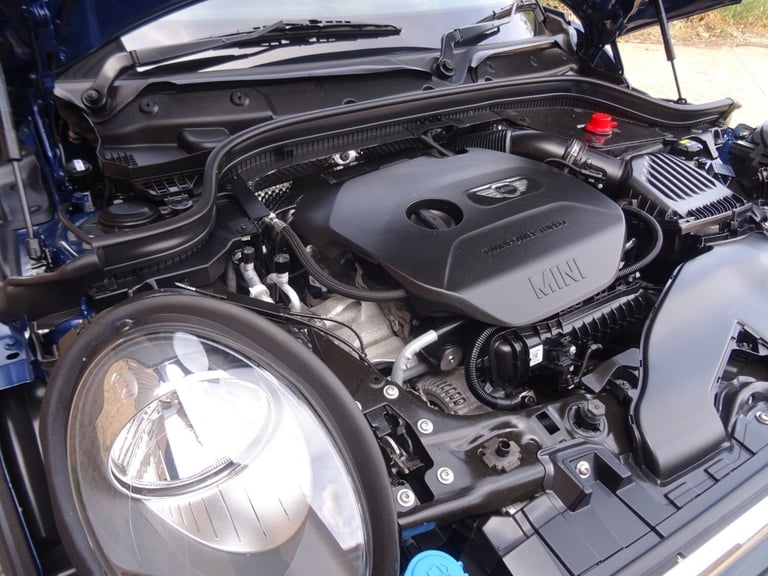 Mini Hatchback 1.5 Cooper 3dr Automatic *LOW MILEAGE*ONLY 16000 MILES FROM NEW*