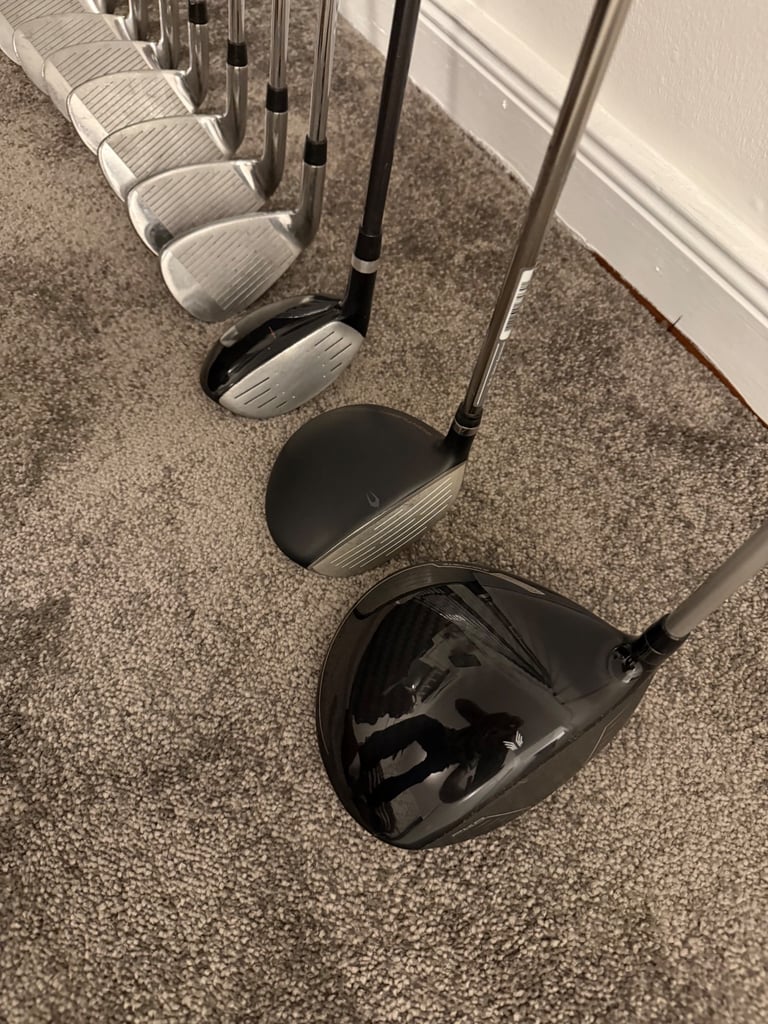 Full set of Wilson, Titlesit, ping golf clubs + Wilson cart bag