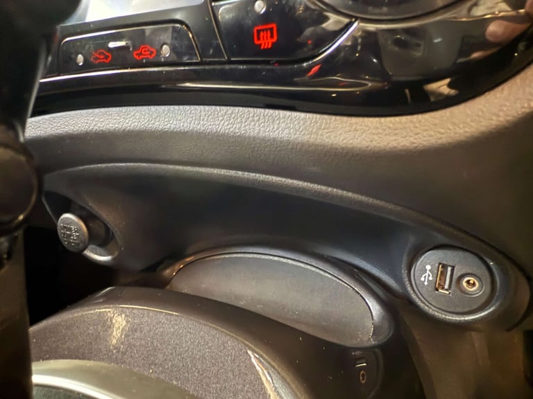 2017 Nissan Juke 1.6 Juke Tekna CVT 5dr SUV Petrol Automatic