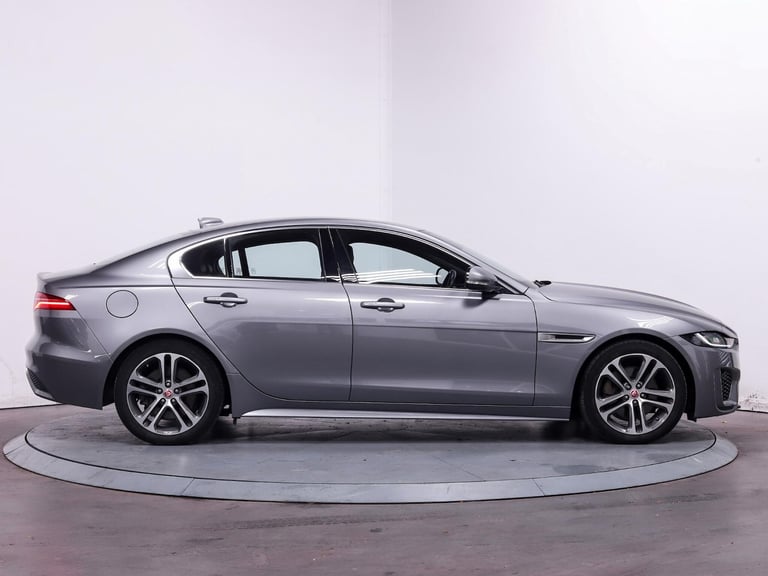 2022 Jaguar XE 2.0 D200 MHEV R-Dynamic SE Saloon 4dr Diesel Auto Euro 6 (s/s) (204 ps) SALOON Die...