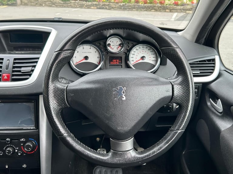 2011 Peugeot 207 1.4 VTi Sportium Euro 5 5dr HATCHBACK Petrol Manual