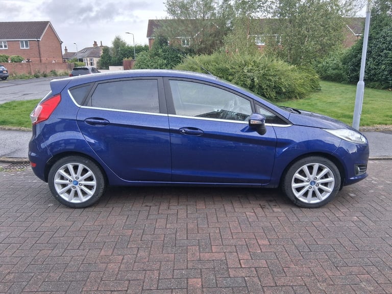 image for 2015 Ford Fiesta 1.0 .... Long mot and full service history