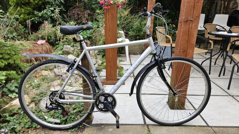 image for Dawes Discovery 201 Hybrid Bike (Serviced)