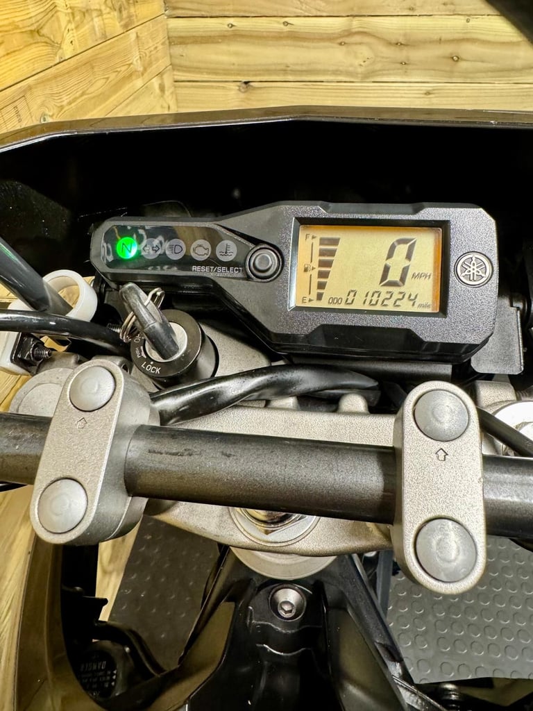 Yamaha WR125R / 2010 model / covered only 10.2k miles 