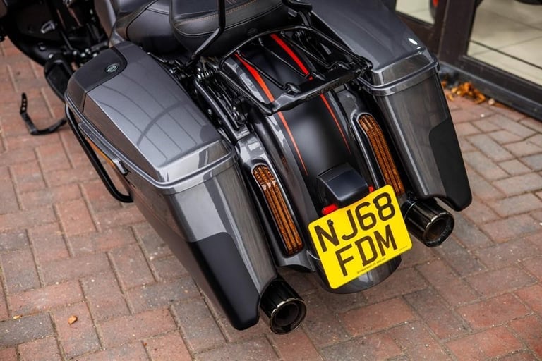Harley-Davidson CVO SPORTGLIDE ! PANNIERS ! STUNNING