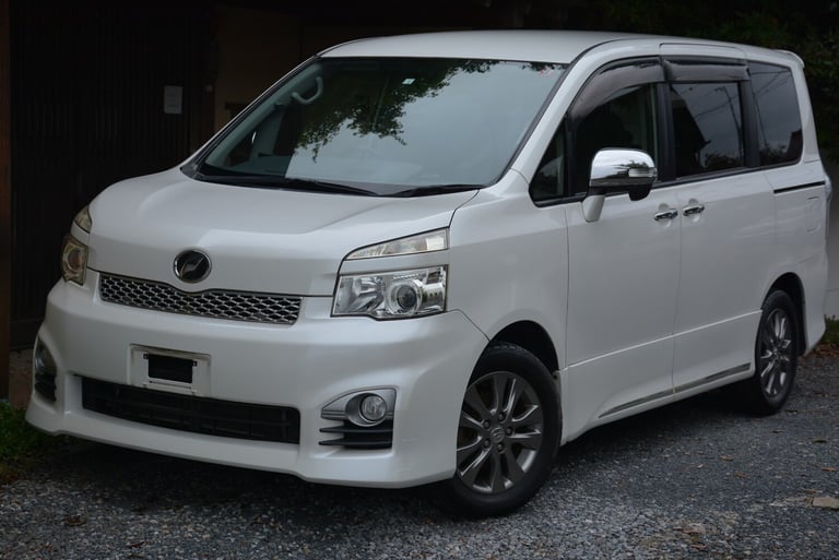 2012/61 TOYOTA VOXY