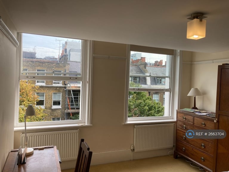 2 bedroom flat in Doughty Street, London, WC1N (2 bed) (#2663704)