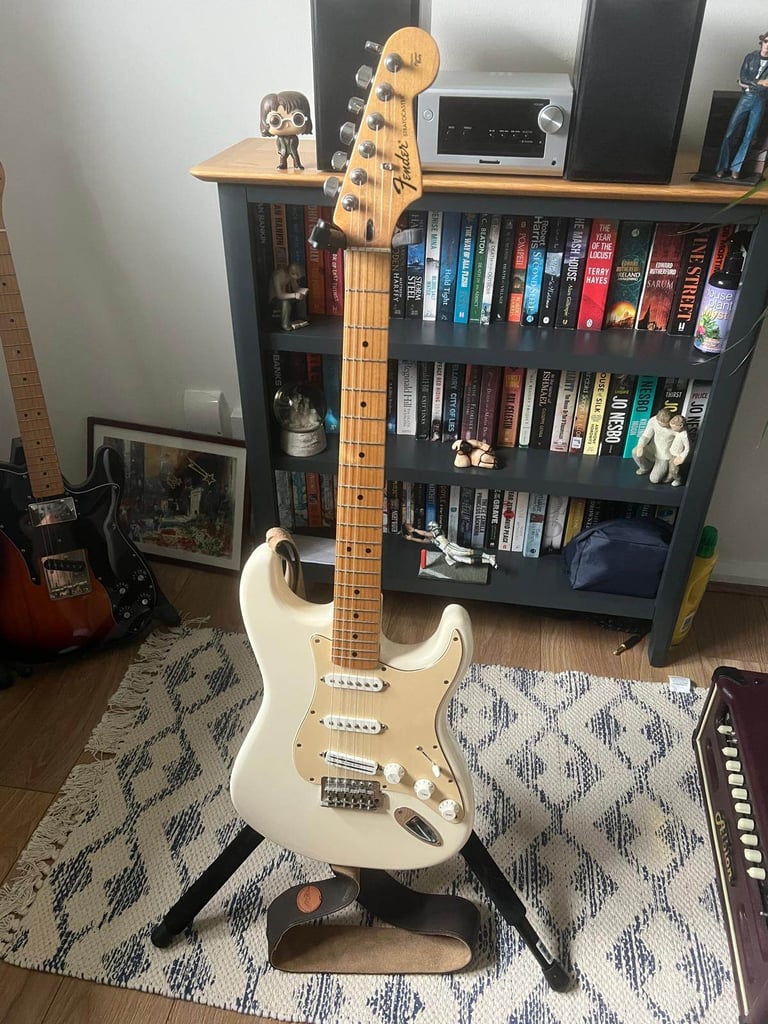 Fender Stratocaster HSS – Arctic White (Mexican, 2013)