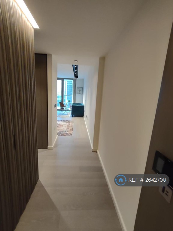 Studio flat in One Park Drive Canary Wharf, London, E14 (#2642700)