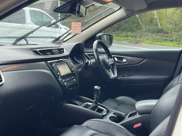 2017 Nissan Qashqai 1.6 dCi Tekna 5dr HATCHBACK DIESEL Manual