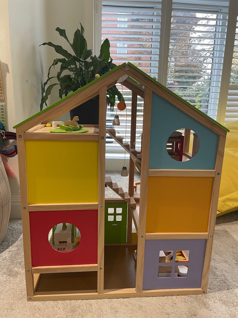 Hape Dolls House  *Complete set*