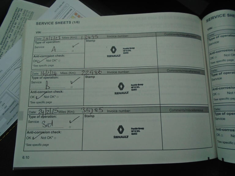 2022 Renault Clio 1.0 TCe Iconic Euro 6 (s/s) 5dr HATCHBACK Petrol Manual