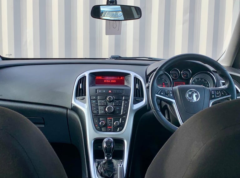 2016 Vauxhall Astra 1.6i SRi Euro 6 5dr HATCHBACK Petrol Manual