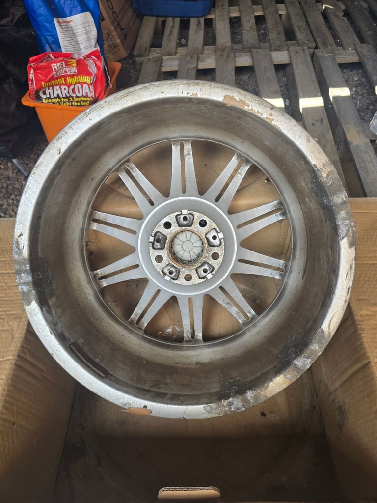 BMW Alloys 19" 