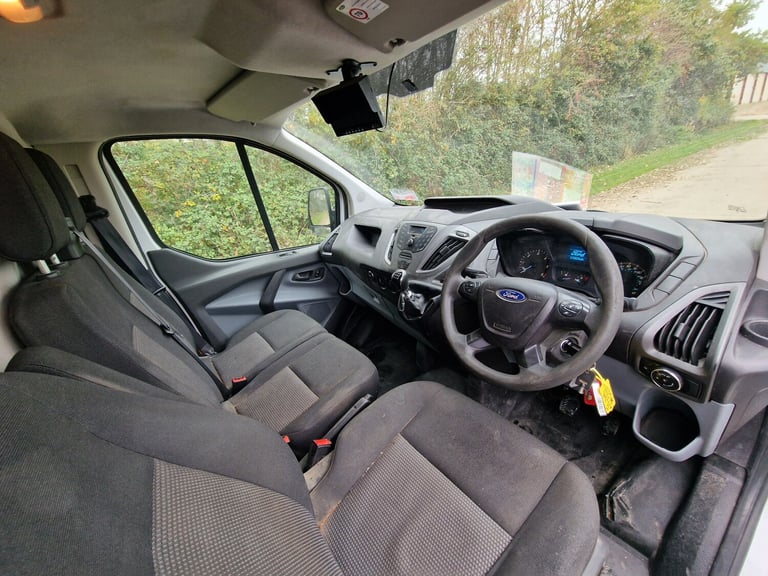 2014 Ford Transit Custom  Drives Perfect  12mth MOT  SWB  Roof Rack  Clean