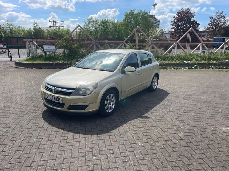 Vauxhall Astra 1.6 Automatic, 5 doors, Gold