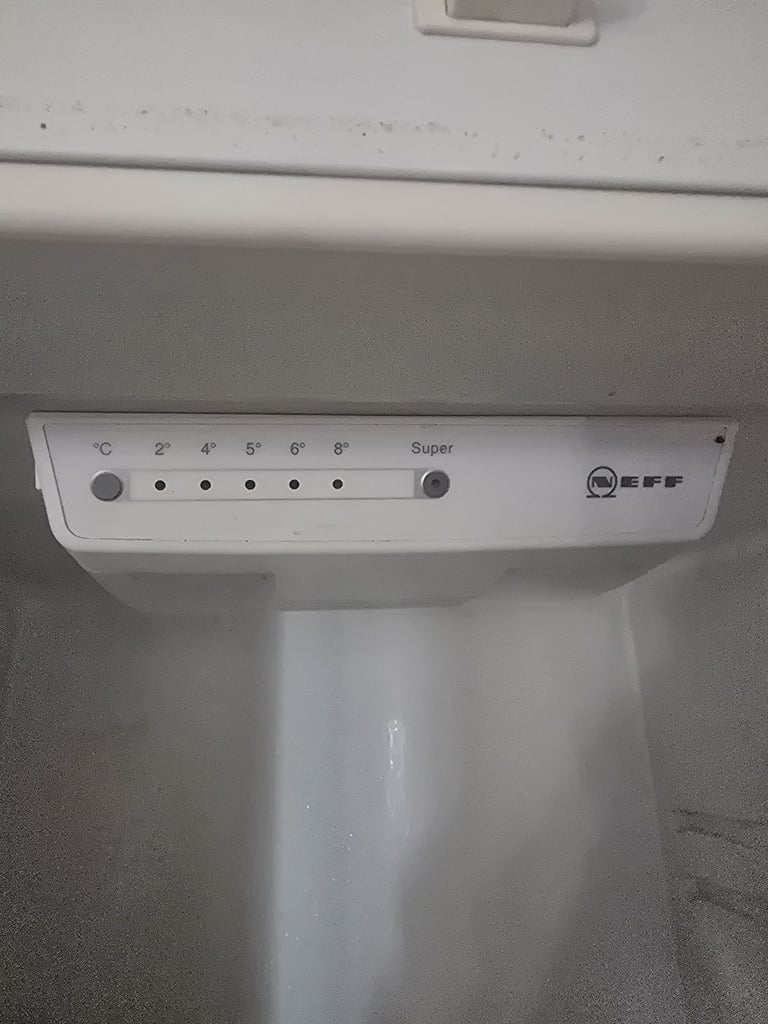 FREE to uplift Fridge Freezer Neff - integrated or free standing 