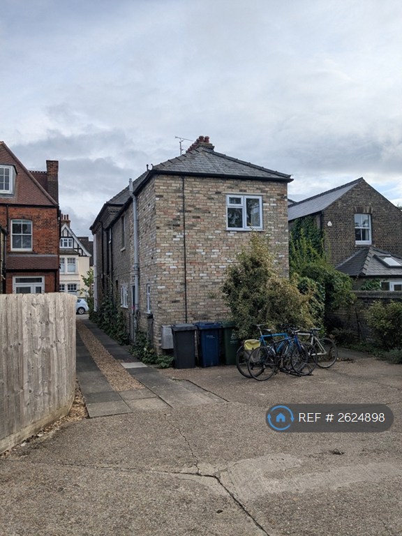 1 bedroom flat in St Barnabas Road, Cambridge, CB1 (1 bed) (#2624898)