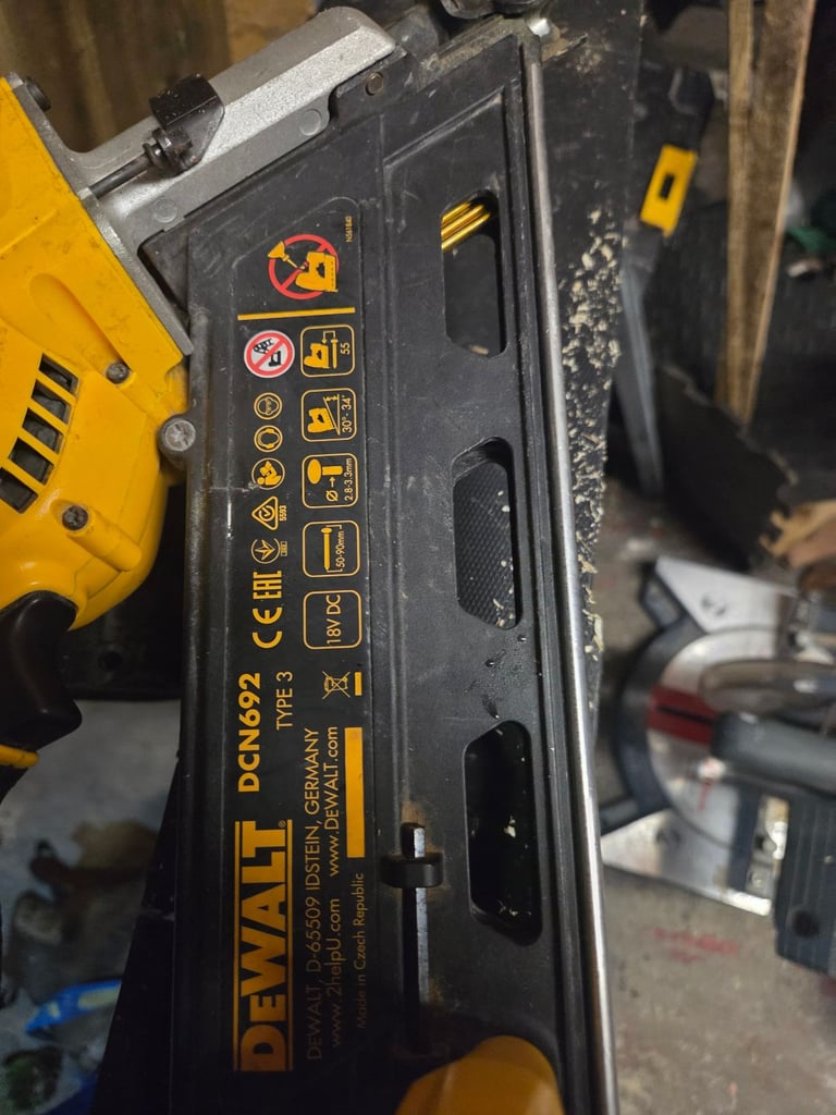 Dewalt 1st fix nail gun