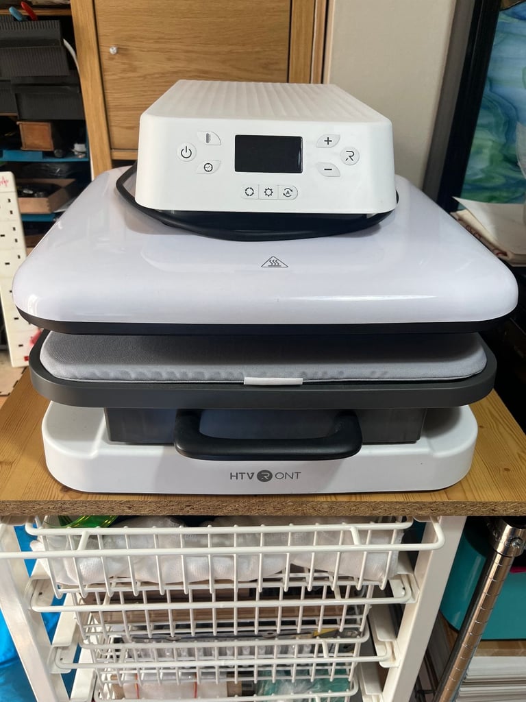 image for HTVRONT AUTOMATIC HEAT PRESS