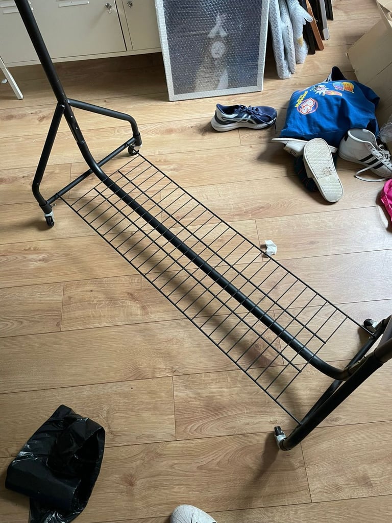 Clothes rail