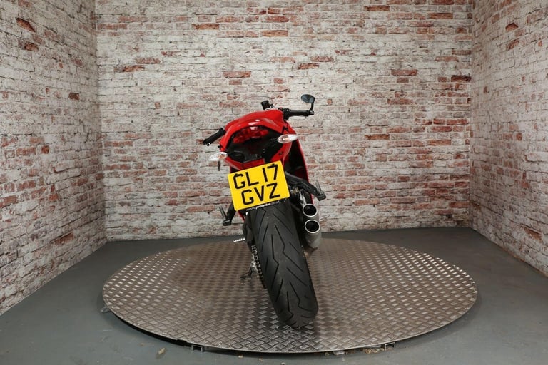 DUCATI SUPERSPORT - 2017 Petrol Manual in Red