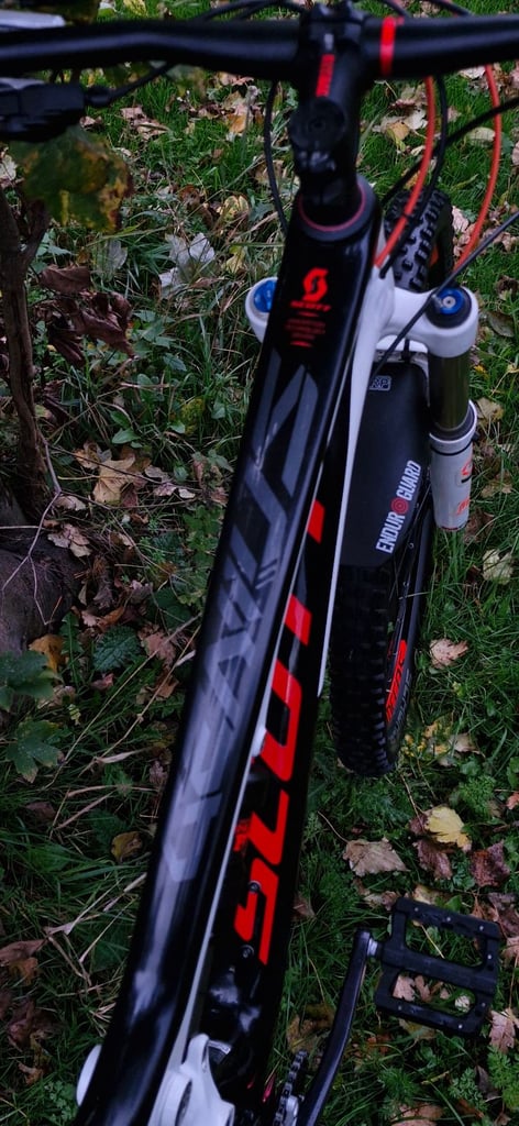 SCOTT GENIUS CARBON💥 FOX FRONT/BACK SUSPENSIONS USED 2-3 TIMES SIZE MEDIUM £650  