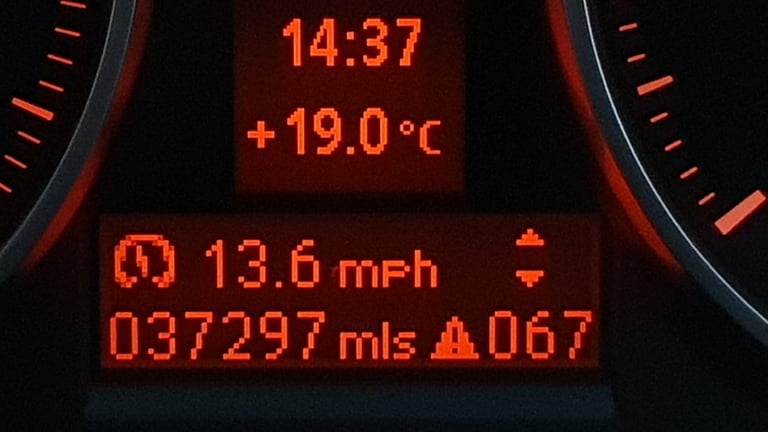BMW 318i 2.0i SE Business Edition*GENUINE 37,000 MILES*STUNNING EXAMPLE