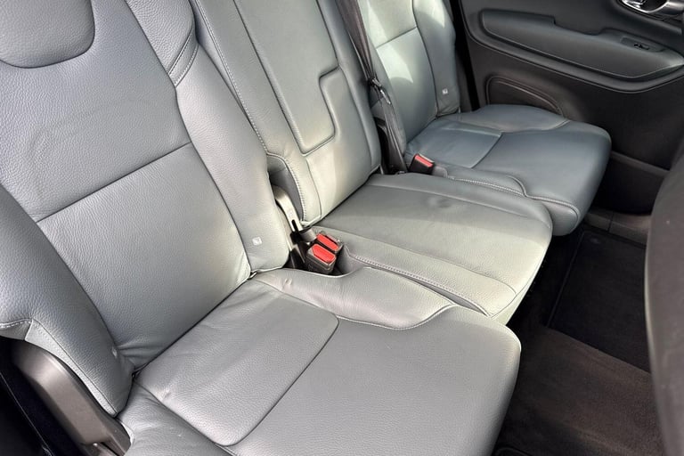 2021 Volvo XC90 2.0 B5 MHEV Momentum SUV 5dr Diesel Hybrid Auto 4WD Euro 6 (s/s) (235 ps) ESTATE ...