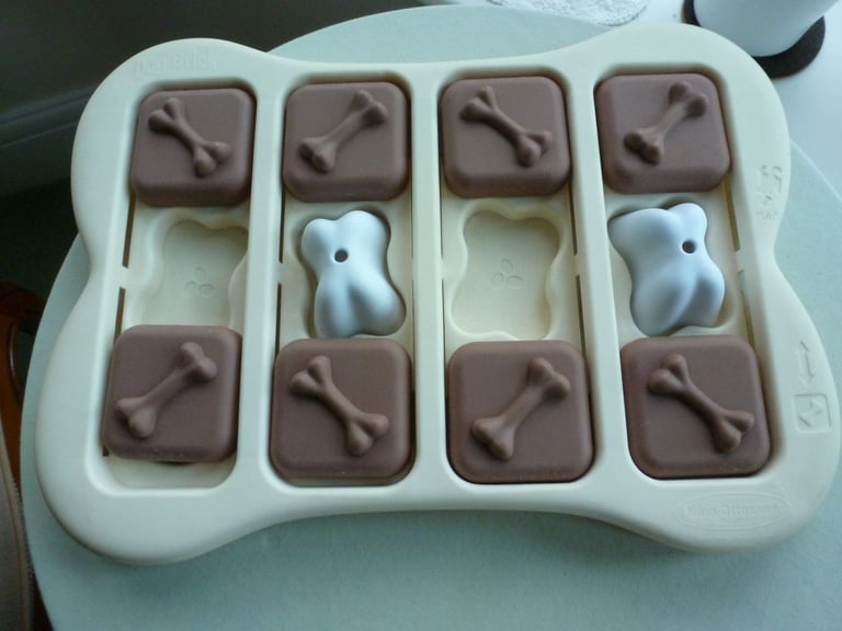 🐶 NINA OTTOSSON DOG BRICK TREAT DISPENSING DOG TOY + Extra’s