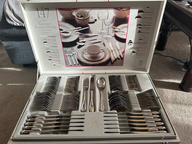 image for 147 piece 12 person silverware set