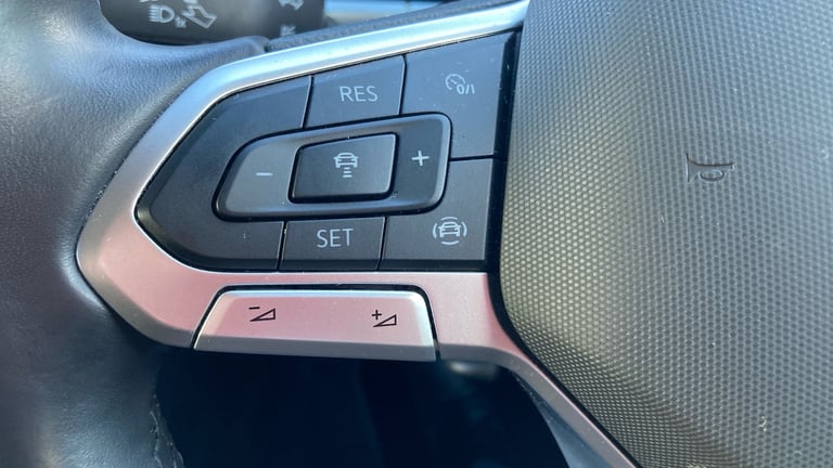 2022 Volkswagen T-Roc 1.5 TSI Life 5dr Petrol Hatchback Hatchback Petrol Manual