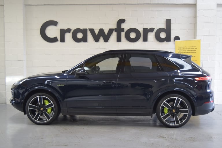 PORSCHE CAYENNE 3.0 V6 E-Hybrid 17.9kWh Platinum Edition 2022
